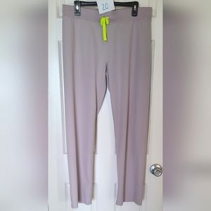 FIGS women's scrub pants size Medium, light gray
